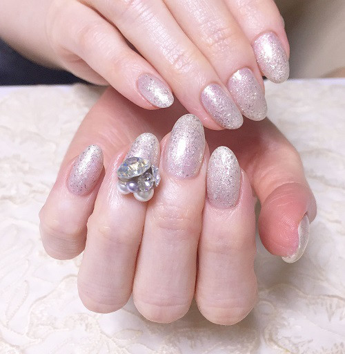 ラメが綺麗なネイル Dolce Agio