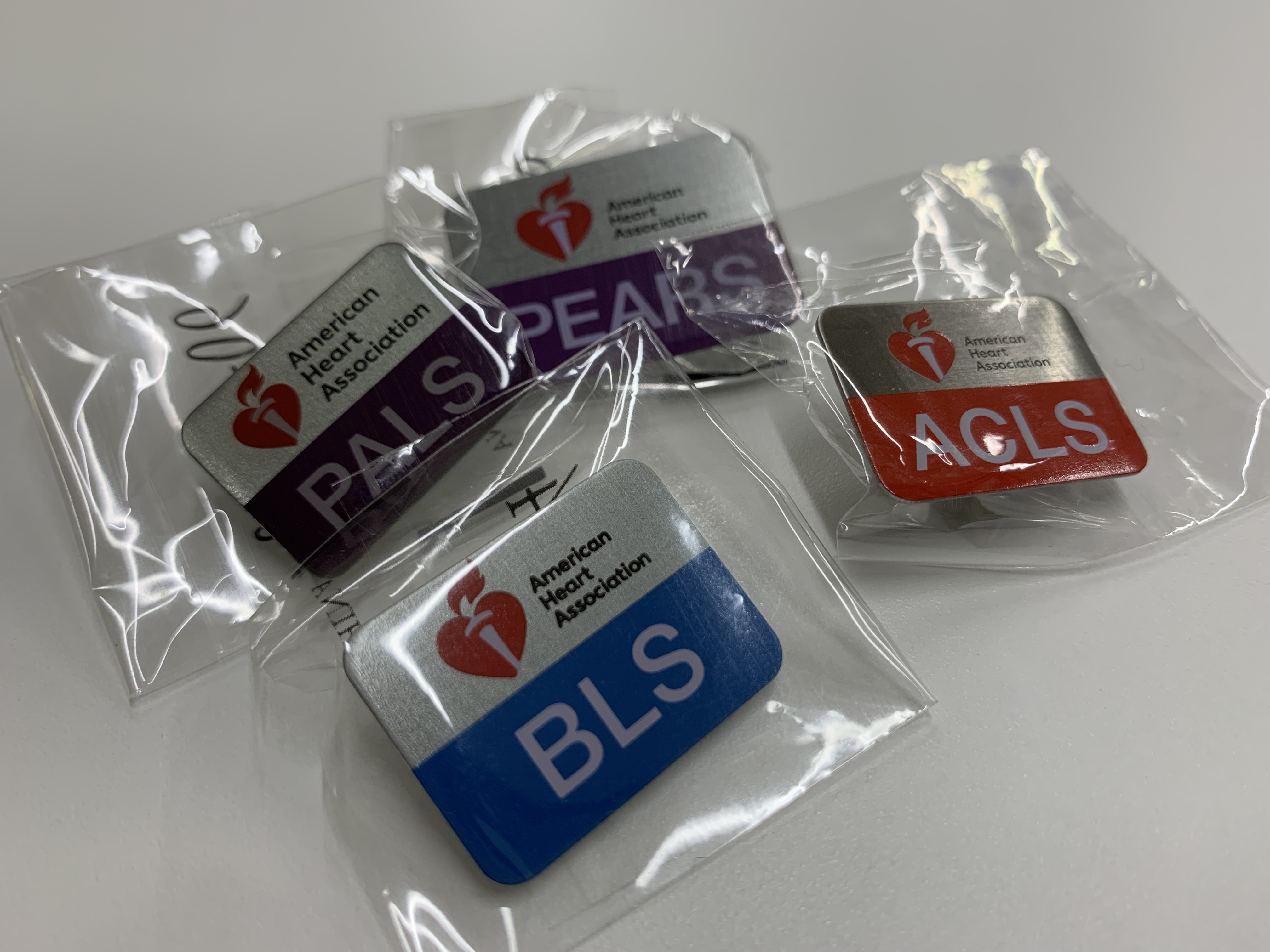 ACLS BLS バッジ 新品未使用 未開封 - コミック/アニメグッズ