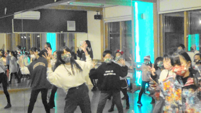 アシスタントが2人で3人体制です Tanz 苫小牧ダンス教室 苫小牧ダンス教室 Tanz Dance Studio タンツ