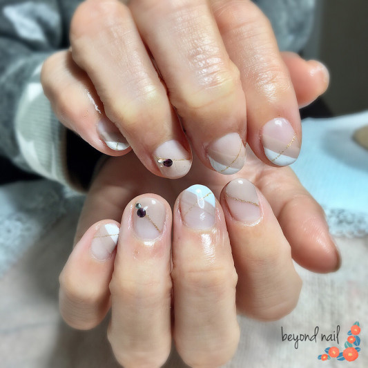 変形フレンチネイル 八王子ネイル Beyond Nail Salon