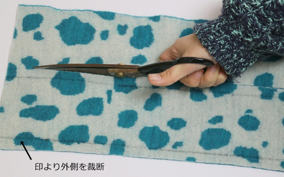 ニットを縫う 縫い代 裁ち端 の始末 Chokotto セーターみたいなニット生地 おいてます ニットを縫う 縫い代 裁ち端 の始末 Chokotto セーターみたいなニット生地 おいてます