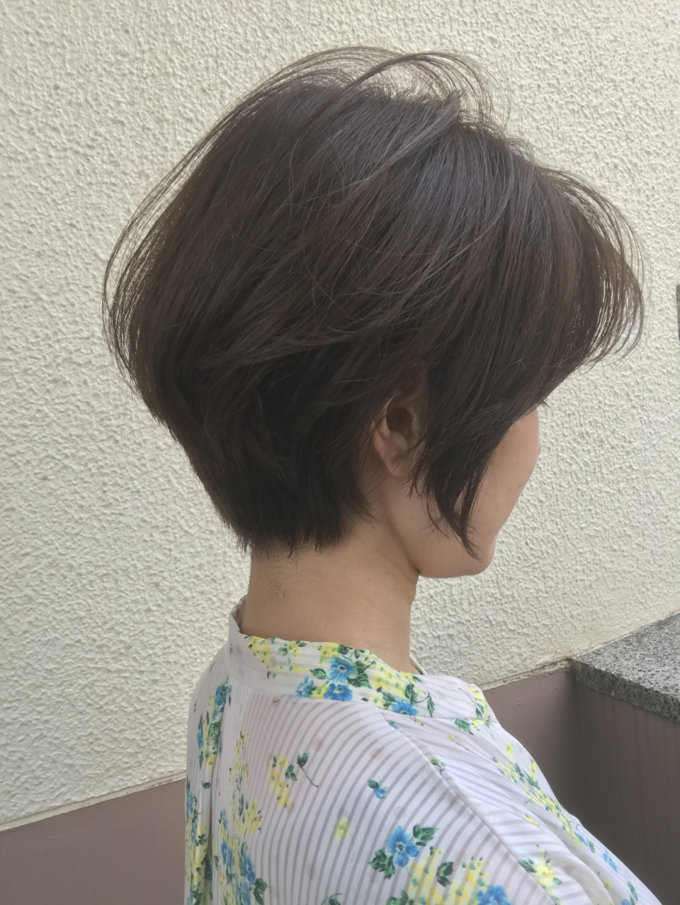 ショートヘアに悩みのタネ 襟足が浮く 福岡天神ヘアサロン Nista 鶴田