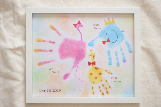 カラフル ふわふわ3きょうだい パステルde手形足形アート アリアピチュ カラフル ふわふわ3きょうだい パステルde手形足形アート アリアピチュ