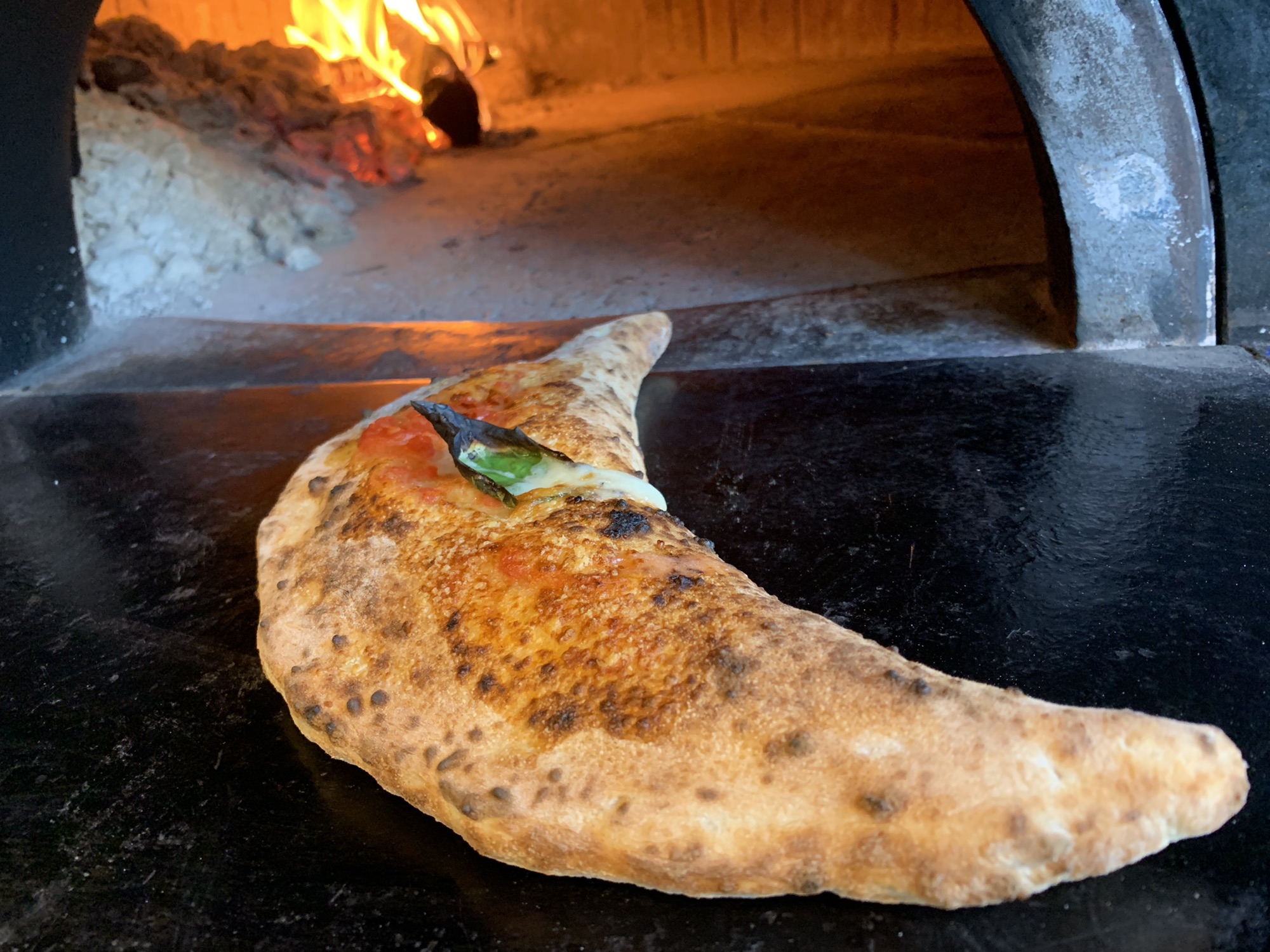 カルツォーネ(夜限定) PIZZERIA luna e Dolce ピッツェリア ルナ エ ドルチェ