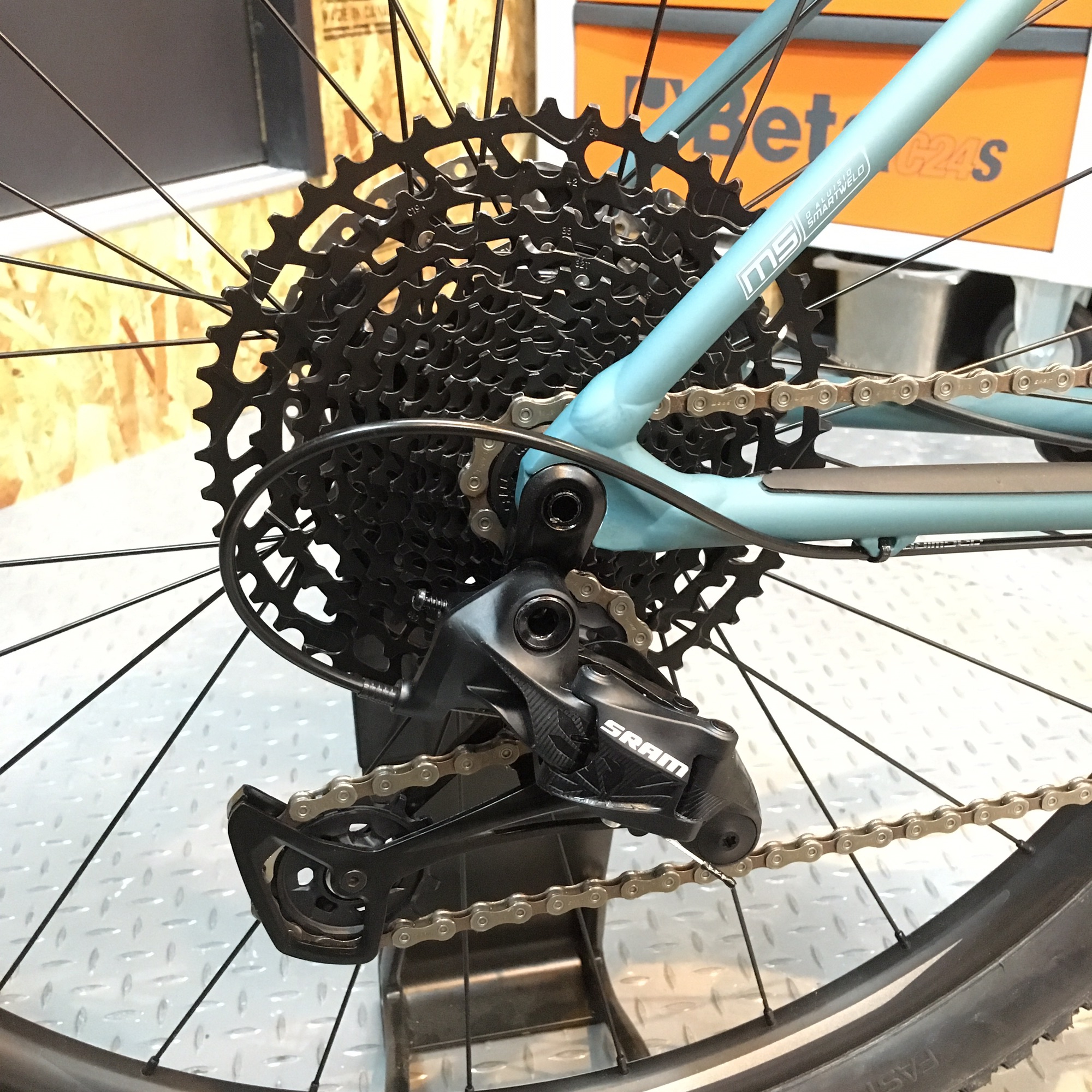 超軽量MTB】CHISELのポテンシャルに迫る！ | スペシャライズド