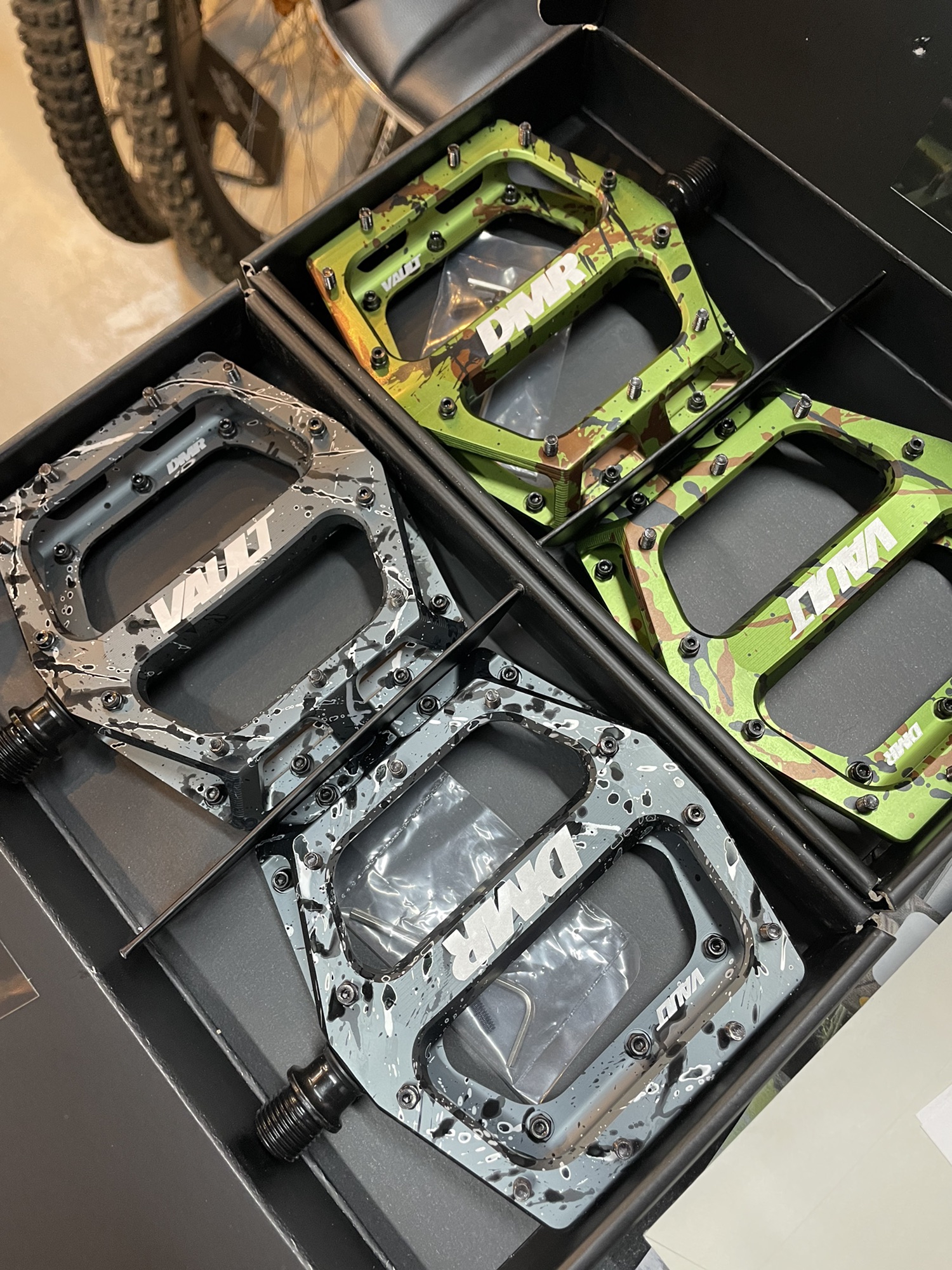 限定ペダル】Vault Pedal LIQUID CAMO SPECIAL EDITION | みやざき