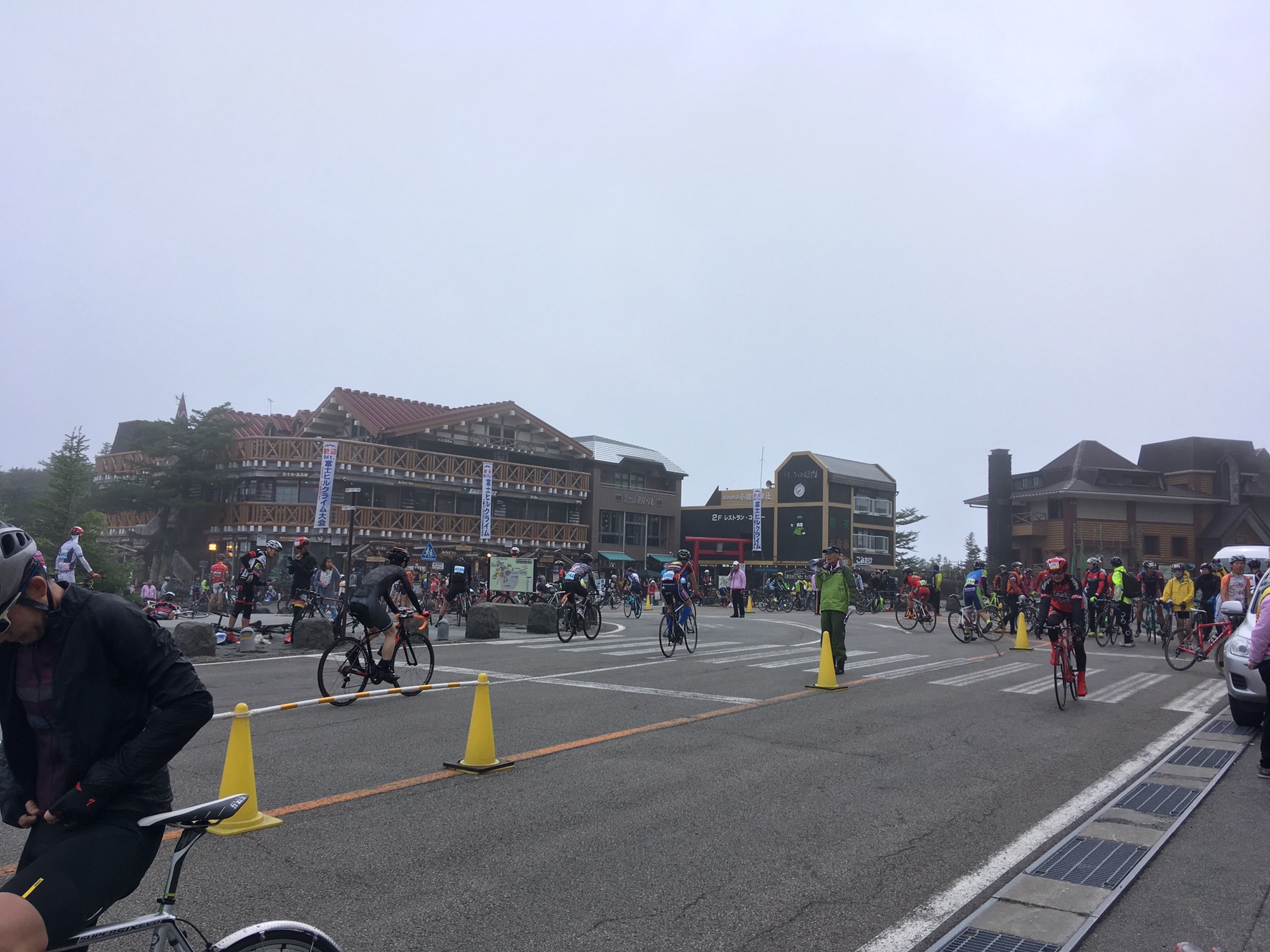 富士ヒルクライム レース当日その時雨だったら みやざきフレンド 東京都府中市の自転車屋 ロードバイク マウンテンバイクショップ