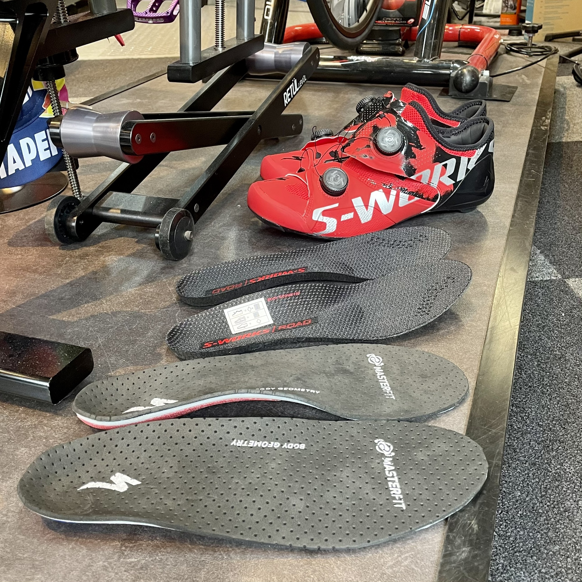 限定カラー入荷】S-WORKS ARES ロードシューズ入荷してます