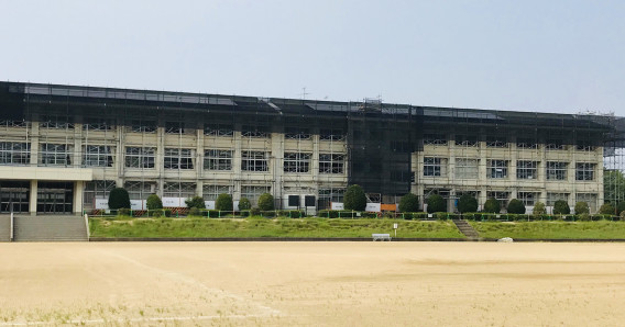 上牧第二中学校 改修足場 株式会社鳶翔 上牧第二中学校 改修足場 株式会社鳶翔