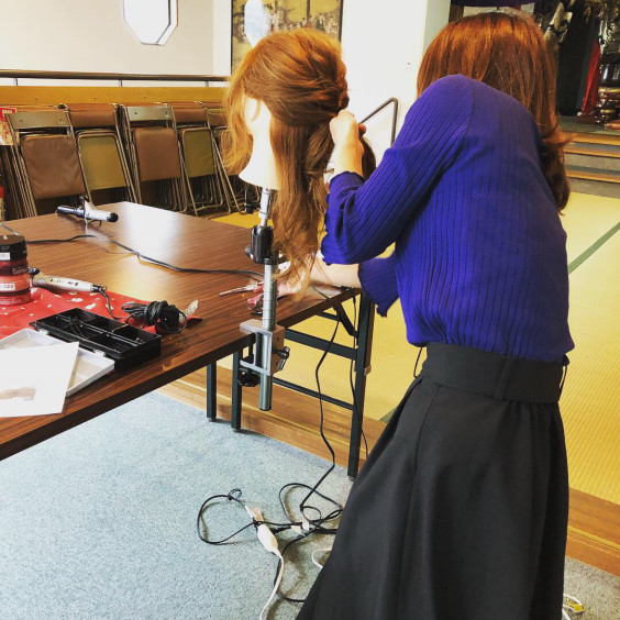 ヘアアレンジ教室 ホームページをご覧頂きありがとうございます 当サイトは新しいホームページへお引越ししました 下記のlogoマークをクリックして移動してください