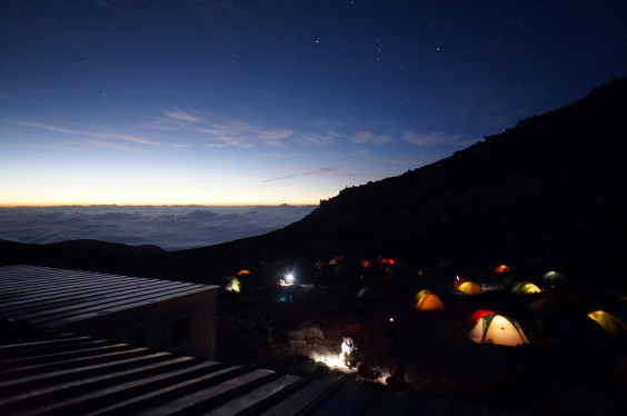 木曽駒ヶ岳編 頂上山荘からの星空と日の出前の様子 Zakky S Trekking From Aichi