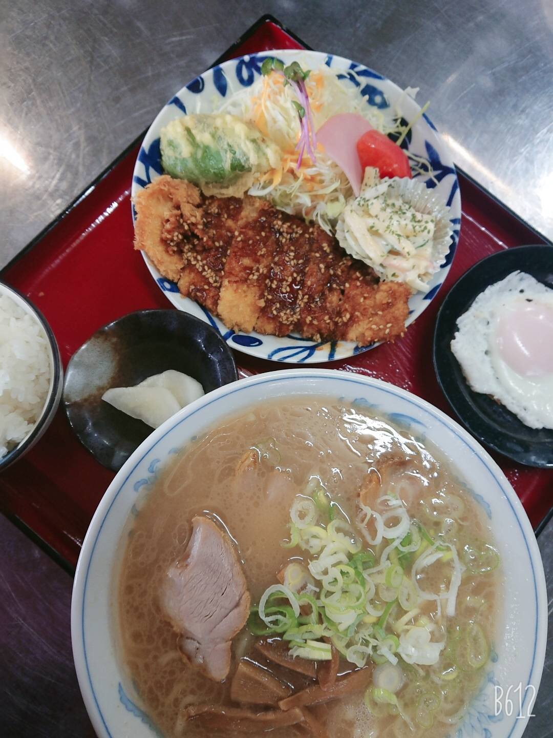 ラーメン定食 新たな定番メニュー作り | 【元祖上越妙高とんこつと
