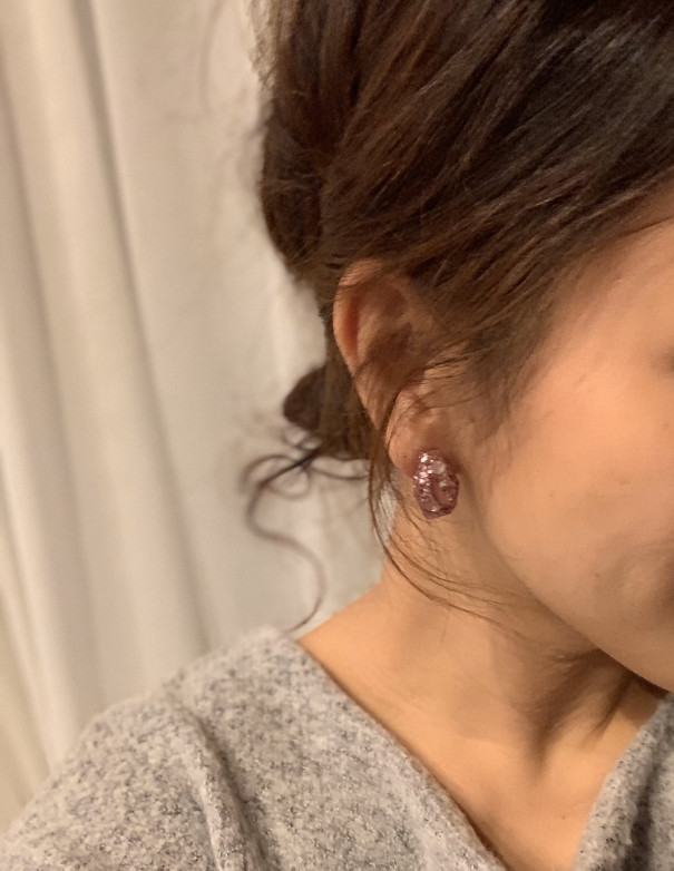 ピアスのロゴチャームの付け方 日本ビジューレジン協会