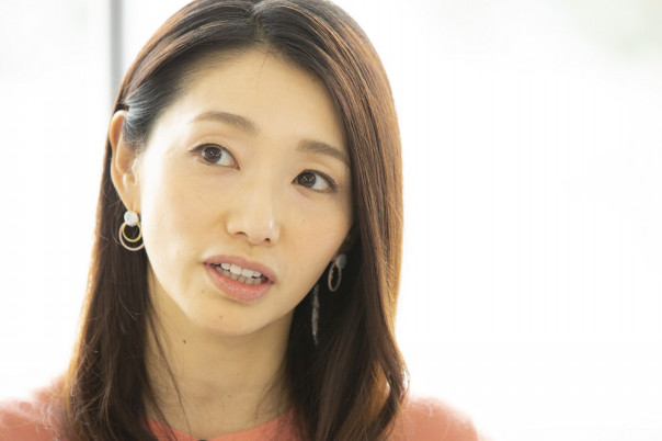 母 主婦として社会問題とどう向き合う 眞鍋かをりが 虐待防止 に取り組むワケ わたしとしんぶん