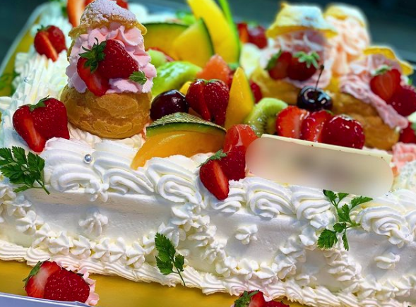 サプライズオーダーケーキ 国分町 Flower Cake Megu 花屋とケーキのお店 サプライズオーダーケーキ 国分町 Flower Cake Megu 花屋とケーキのお店