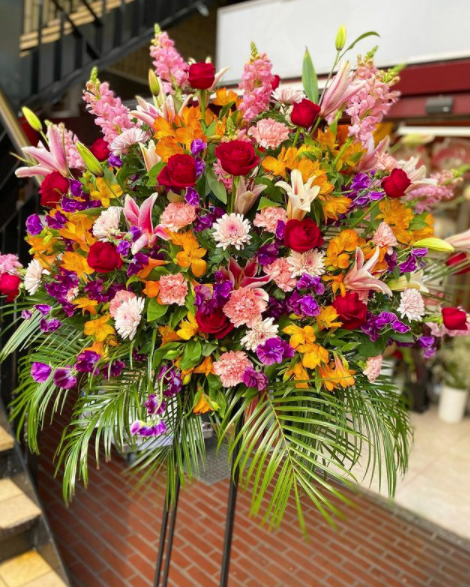 お誕生日お祝い フラワースタンド花 国分町 Flower Cake Megu 花屋とケーキのお店