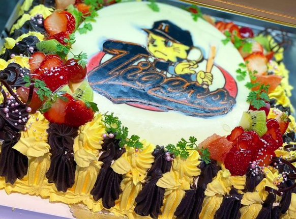 阪神タイガース サプライズオーダーケーキ 国分町 Flower Cake Megu 花屋とケーキのお店 阪神タイガース サプライズオーダーケーキ 国分町 Flower Cake Megu 花屋とケーキのお店