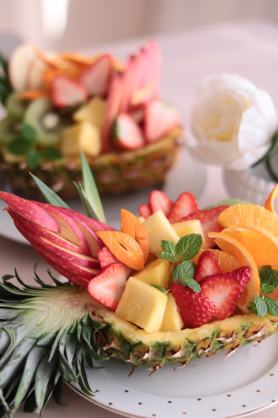 中身も綺麗なパイナップルボート Powerful Fruits
