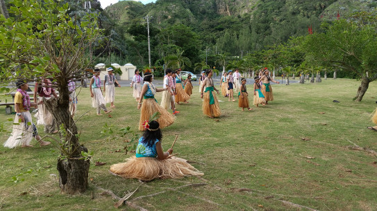 北海道からの修学旅行生 南洋踊り保存会