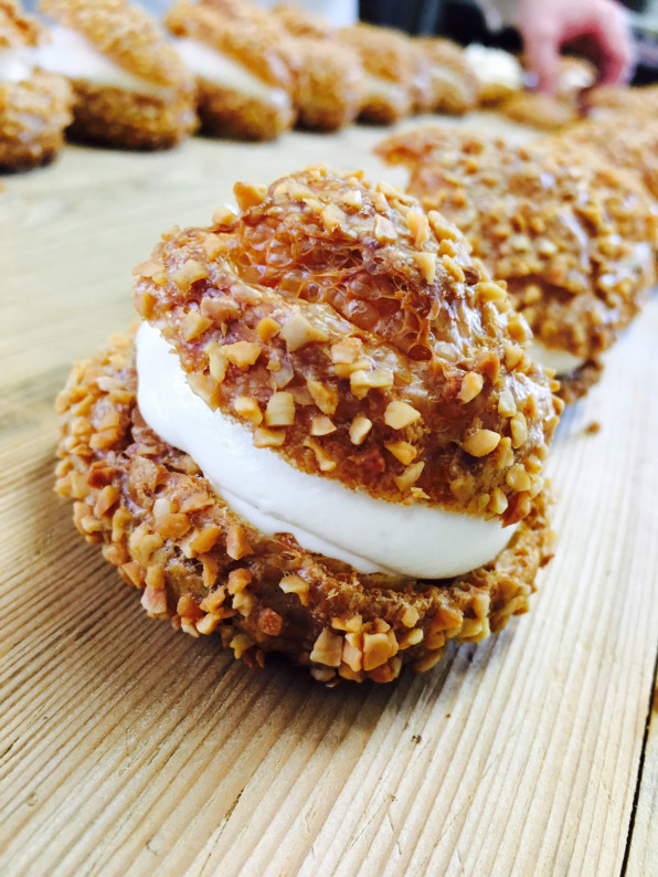 F 147 お菓子工房あんふぁんです Tanokura100人展