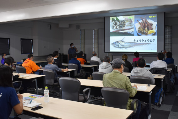 鹿児島を西の深海魚王国にしよう 鹿児島大学 水産学部 水産資源科学分野 資源生物学研究室