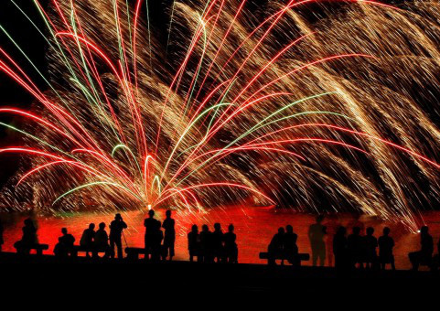 夏の思い出 東京近郊の海辺で開催される花火大会5選 18 Matakitena S Ownd