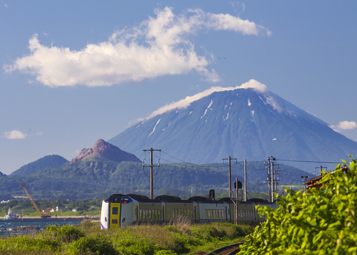 日が長い季節の噴火湾（室蘭本線） | 四季の旅写真Gallery Annex