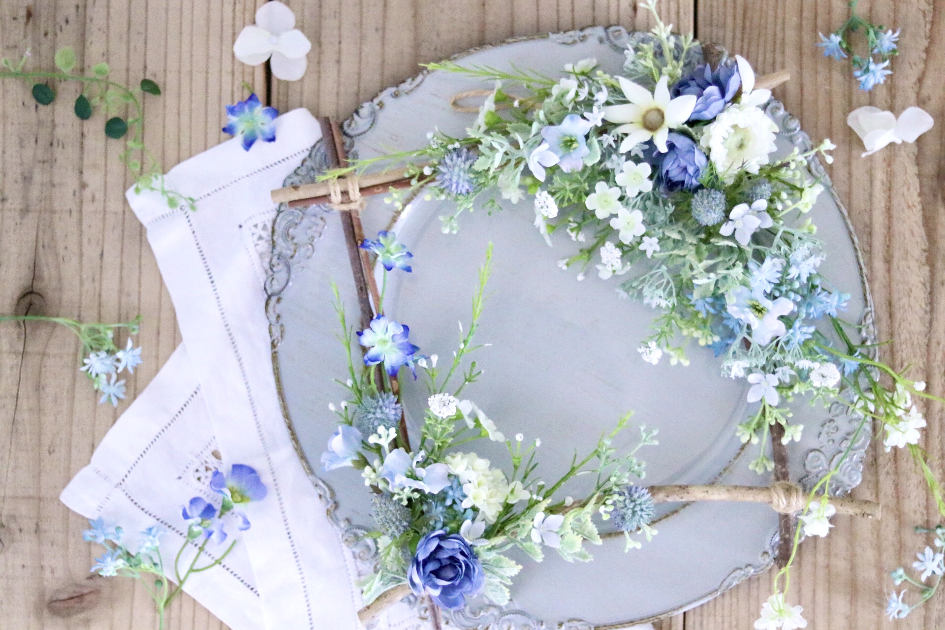 【SALE】フラワーリース 夏色8 咲き誇る花たちとグリーン 玄関リース SALE】フラワーリース 夏色8 咲き誇る花たちとグリーン 玄関リース