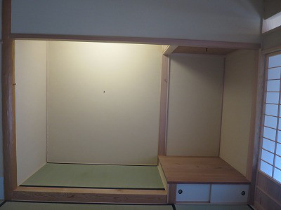 脂松の框と杉一枚板と絞り丸太 東京 吉祥寺の勝又木材 一枚板カウンター