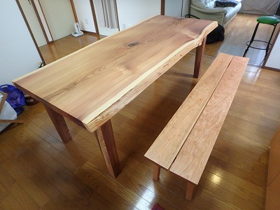 杉（社木）の一枚板テーブル | 東京・吉祥寺の勝又木材【一枚板