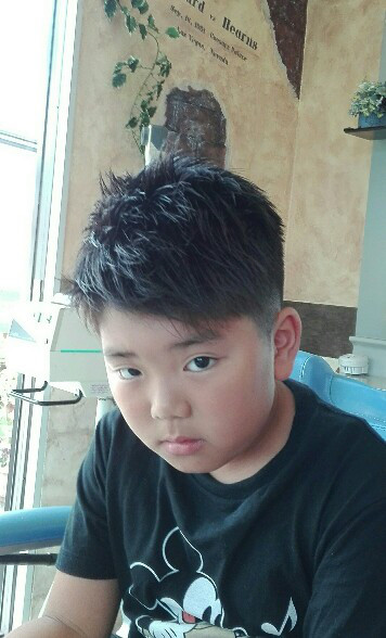 キッズもフェードカットでかっこよさ増しマシ 小学生にもバーバースタイル キテます hair salon active キッズもフェードカットでかっこよさ増しマシ 小学生にもバーバースタイル キテます hair salon active