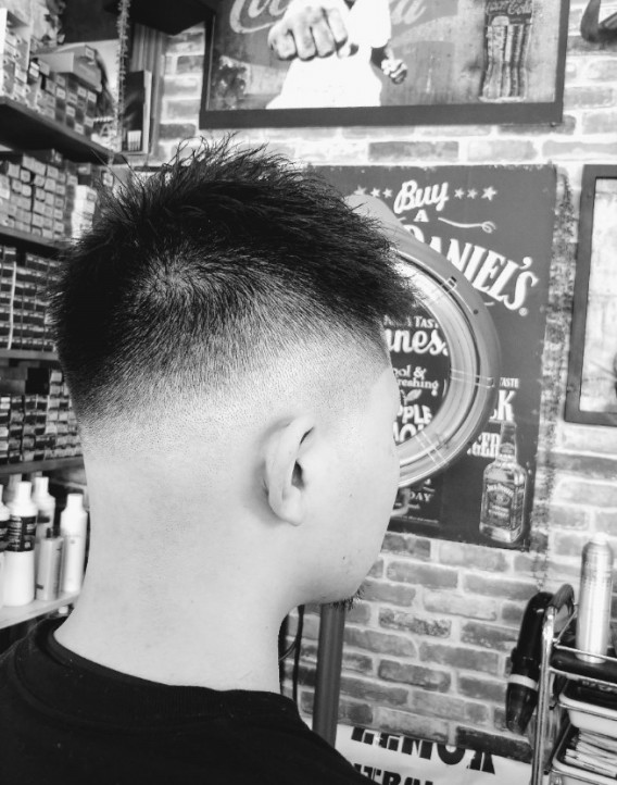 フェードカットはやっぱり床屋 Barber Styleが得意なのも理容師 ｈａｉｒ ｓａｌｏｎ ａｃｔｉｖｅ