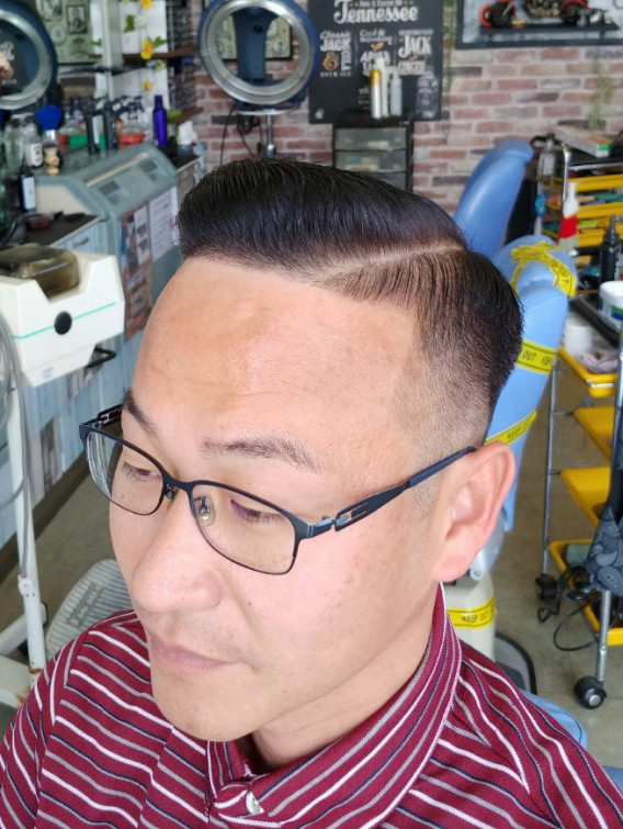 ビジネスマンはバーバースタイルでガッチリ 薄毛なんてなんのその ｈａｉｒ ｓａｌｏｎ ａｃｔｉｖｅ
