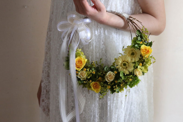 黄色いリースブーケ 富良野 花七曜