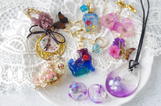 レジンアクセサリーコース 伊丹市のアクセサリー教室 レジンクラフトギャラリーハチミツ レジンアクセサリーコース 伊丹市のアクセサリー教室 レジンクラフトギャラリーハチミツ