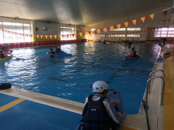 温水プールでのロール講習 2019 4 14 松戸市カヌー協会普及委員会hp