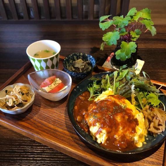 雑穀米オムライス 町家盆栽cafe コトノハ S Ownd 雑穀米オムライス 町家盆栽cafe コトノハ S Ownd