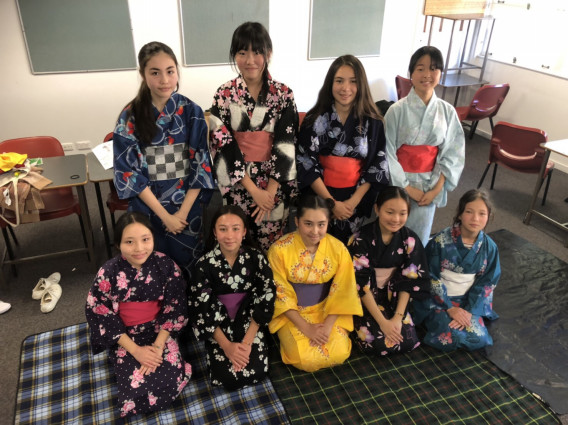 中高等部 浴衣着付けの授業 ブリスベン日本学園 Jlcsb