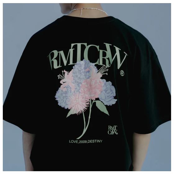 読者プレゼント》SEVENTEEN のWOOZIが韓国⼈気ブランド「ROMANTIC