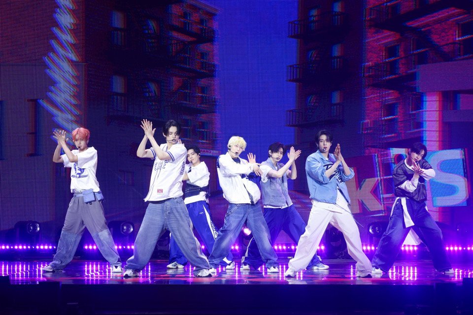 レポート》 ENHYPEN 2nd Studio Album『ROMANCE : UNTOLD』メディア  