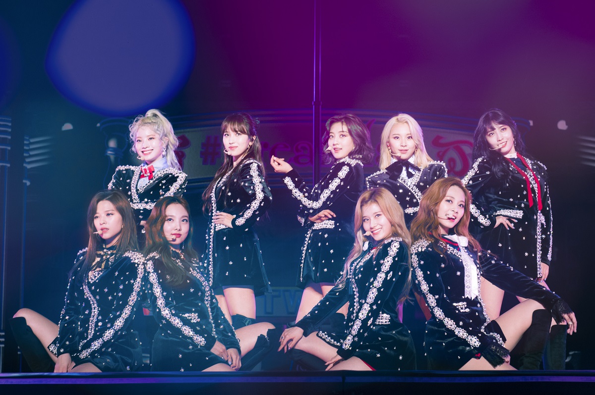 TWICE チケット全公演即完売した初のドームツアー「 TWICE DOME