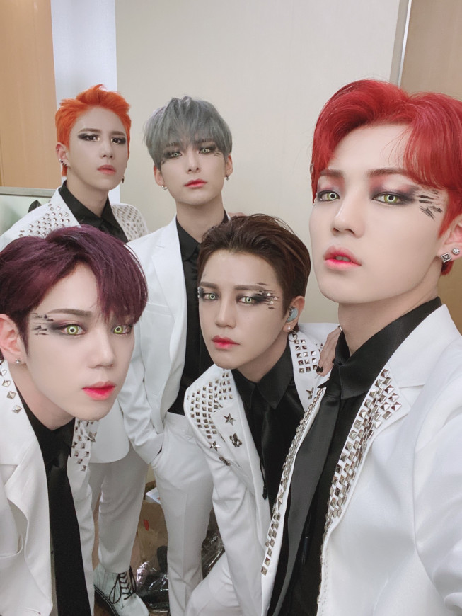 A C E Vixx On And On 圧巻のカバーステージが話題 Vixx ヒョギも称賛ツイート Kpopstarz日本語版 Smashing