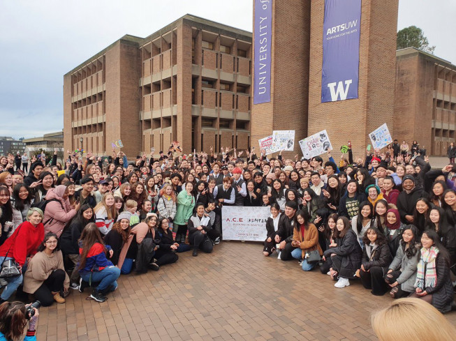 A C E シアトルのワシントン大学でバスキング公演開催 現地k Popサークルとのコラボステージも話題に Kpopstarz日本語版 Smashing