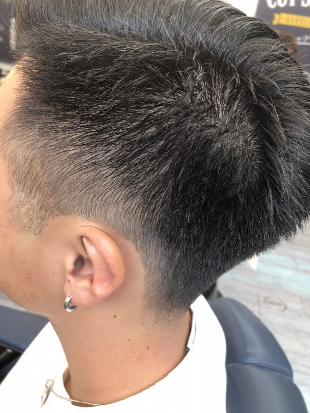 スキンフェードからフェードカットに カットスペース K Barber Shop 横浜市港南区の理容室 上永谷と下永谷の中間地にある理髪店です フェードカットやスキンフェードなどのメンズカットに定評あり 駐車場２台分完備