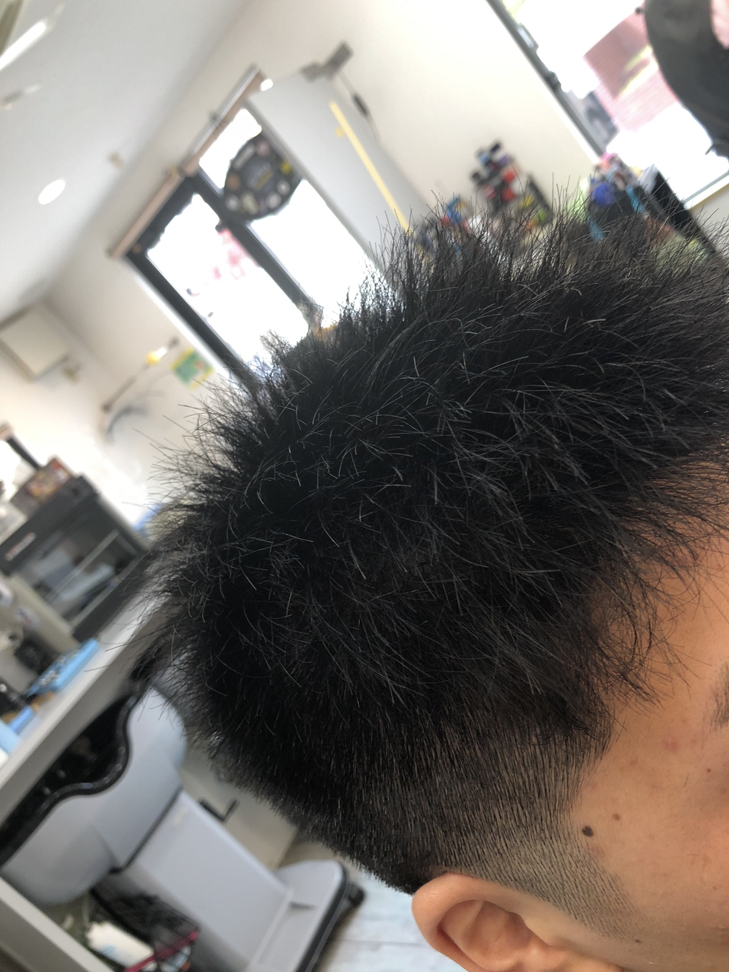 高校生 トップフロントを伸ばし中のフェードカット カットスペース K Barber Shop 横浜市港南区の理容室 上永谷と下永谷の中間地にある理髪店です フェードカットやスキンフェードなどのメンズカットに定評あり 駐車場２台分完備