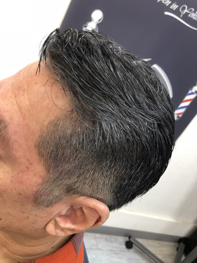 ぼかし染め あまり地肌が白くならない落ち着いた刈り上げ カットスペース K Barber Shop 横浜市港南区の理容室 上永谷と下永谷の中間地にある理髪店です 駐車場2台分完備