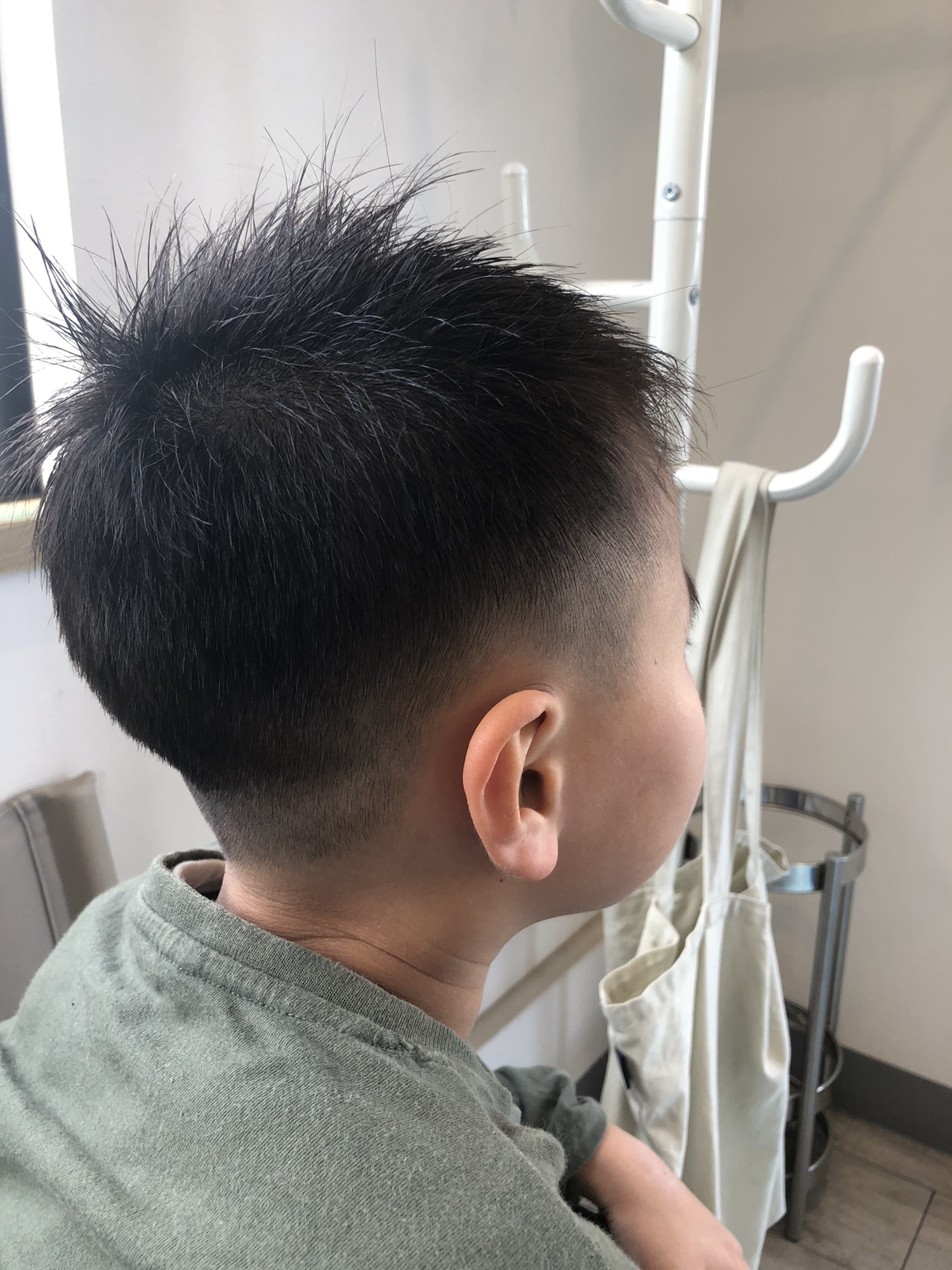 Kidsカット フェードスタイル ソフトモヒカン 小学生 カットスペース ｋ ｰ Barber Shop 横浜市港南区の理容室 上永谷と下永谷の中間地にある理髪店です フェードカットやスキンフェードなどのメンズカットに定評あり 駐車場２台分完備