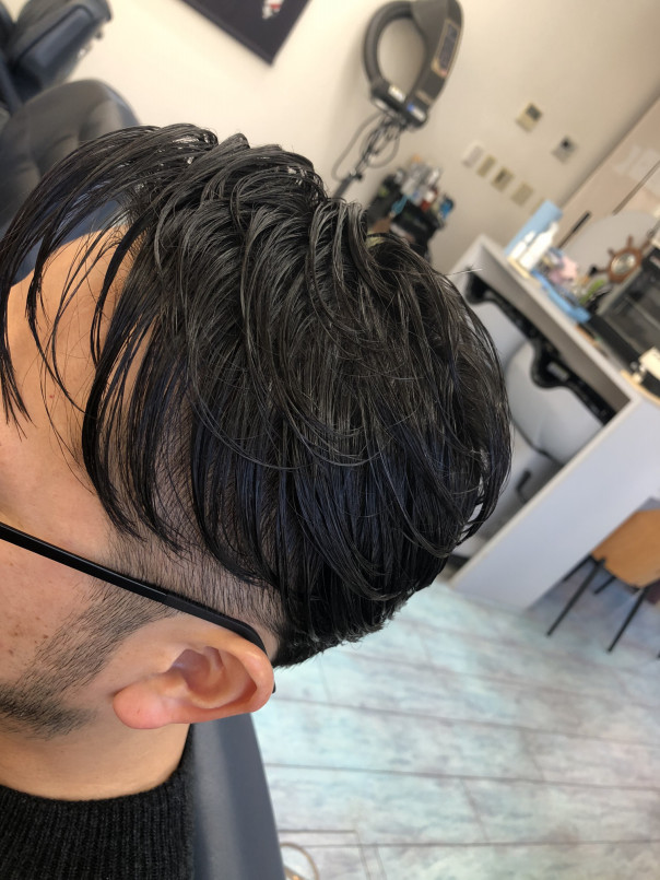キミはrockか ヒゲをたてている方 アシンメトリー アップバング ツーブロック カットスペース K Barber Shop 横浜市港南区の理容室 上永谷と下永谷の中間地にある理髪店です フェードカットやスキンフェードなどのメンズカットに定評あり 駐車場2台分完備 キミはrockか ヒゲをたてている方 アシンメトリー アップバング ツーブロック カットスペース K Barber Shop 横浜市港南区の理容室 上永谷と下永谷の中間地にある理髪店です フェードカットやスキンフェードなどのメンズカットに定評あり 駐車場2台分完備