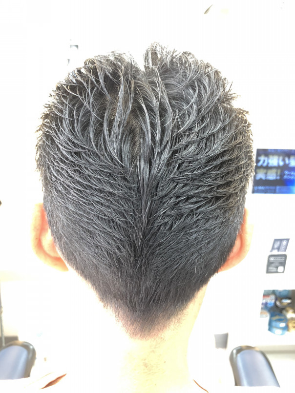 バングと流れで魅せる 大人のリーゼント カットスペース K Barber Shop 横浜市港南区の理容室 上永谷と下永谷の中間地にある理髪店です フェードカットやスキンフェードなどのメンズカットに定評あり 駐車場2台分完備 バングと流れで魅せる 大人のリーゼント カットスペース K Barber Shop 横浜市港南区の理容室 上永谷と下永谷の中間地にある理髪店です フェードカットやスキンフェードなどのメンズカットに定評あり 駐車場2台分完備
