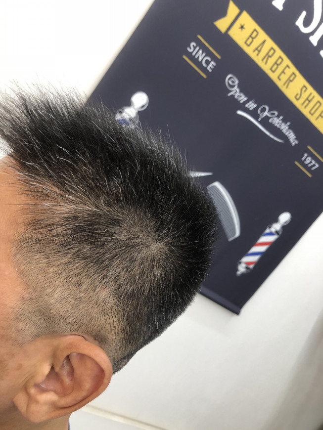 毛量の多い方を軽く見せるソフトモヒカン カットスペース K Barber Shop 横浜市港南区の理容室 上永谷と下永谷の中間地にある理髪店です フェードカットやスキンフェードなどのメンズカットに定評あり 駐車場２台分完備